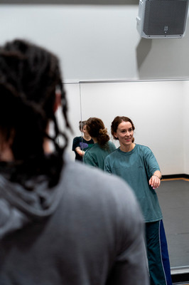 female dancer teaching popping